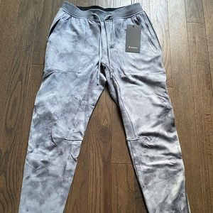 Lululemon textured tech pant (NEW)